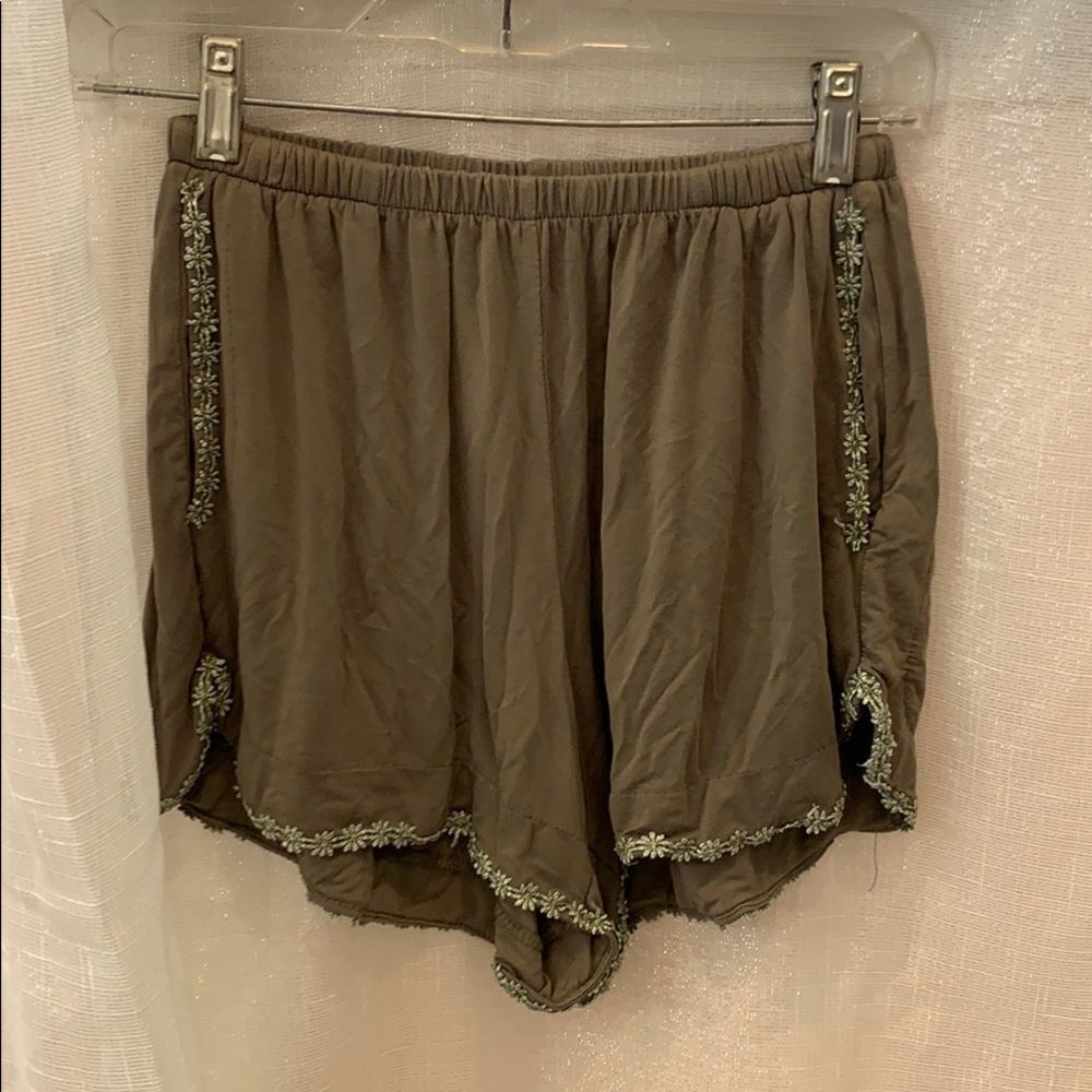 POL Army Green Flower Detailed Shorts